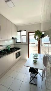 Foto dalla galleria di Apto Lindo e Completo Beira Mar - Vila Caiçara a Solemar Altre 9 foto