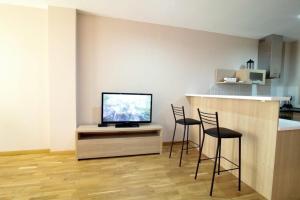 TV a/nebo společenská místnost v ubytování BBC Apartment