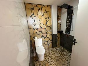 Kúpeľňa v ubytovaní Rooms in Seafront Villa + 37 fotografií