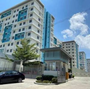Bangunan di mana terletaknya aparthotel ini