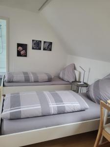 Fotografie z fotogalerie ubytování A&V Apartments Gemütliche Rheinblick Wohnung Apt Daisy v destinaci Duisburg