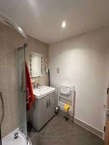 Koupelna v ubytování Lovely flat in Brockley, SE4