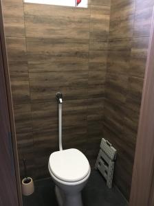 Ένα μπάνιο στο Koren Villa Akasztó