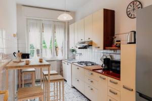 Η κουζίνα ή μικρή κουζίνα στο Appartamento 39 Moltrasio, Como Lake