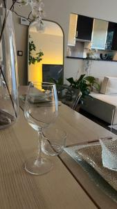 Gallery image of Logement accès JO avec Jardin et Jacuzzi in Bussy-Saint-Georges +16 photos