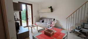 Posezení v ubytování Bellavistabellano Home relax Varenna Lake Vacation