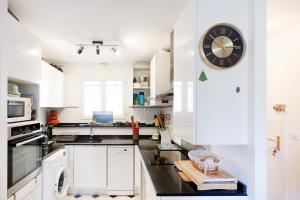 Η κουζίνα ή μικρή κουζίνα στο Appartement Urrugne +12 φωτογραφίες