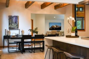 Μια τηλεόραση ή/και κέντρο ψυχαγωγίας στο Aspire at Mount Baker