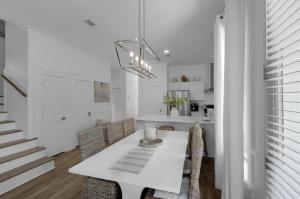 Η κουζίνα ή μικρή κουζίνα στο Hattie's Hideawy at Seacrest