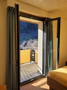 Postel nebo postele na pokoji v ubytování Ferienapartment Fieschertal