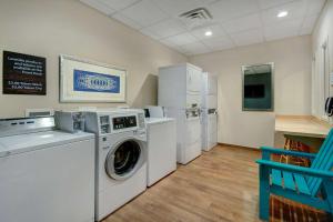 Kuchyň nebo kuchyňský kout v ubytování Home2 Suites Dallas-Frisco