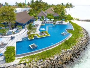 Bazén v ubytování SAii Lagoon Maldives, Curio Collection By Hilton nebo v jeho okolí