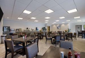 Restaurace v ubytování The Hub Middletown Red Bank- Best Western Signature Collection