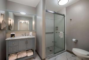 Koupelna v ubytování The Hub Middletown Red Bank- Best Western Signature Collection