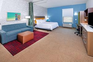 Postel nebo postele na pokoji v ubytování Home2 Suites By Hilton Weatherford