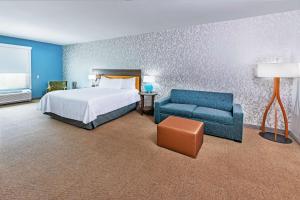 Postel nebo postele na pokoji v ubytování Home2 Suites By Hilton Weatherford