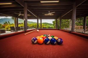 Biliár nebo kulečník v ubytování Villa Tesoro at Carabali