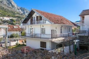Nespecifikovaný výhled na hory nebo výhled na hory při pohledu z apartmánu