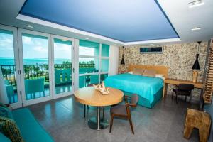 Posezení v ubytování Enchanted 8 Jewel Luquillo Beachfront - Pool