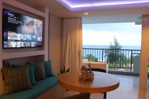 Posezení v ubytování Enchanted 8 Jewel Luquillo Beachfront - Pool