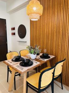 伊洛伊洛Studio K- Japandi-Inspired Condo Unit at The Palladium的相册照片