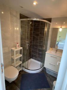 Un baño de Logement Lumineux - Leuville-sur-Orge