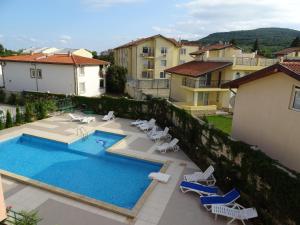 Bazén v ubytování Apartments in Lotos Complex nebo v jeho okolí