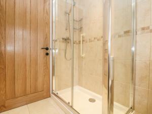 Phòng tắm tại Wellfield Cottage +30 ảnh