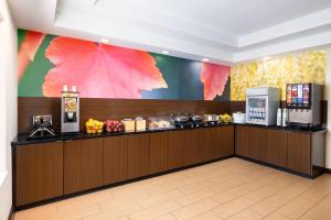a restaurant with aasteryasteryasteryasteryasteryasteryasteryasteryasteryasteryasteryastery at Fairfield Inn Concord in Concord