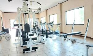 Fitness centrum a/nebo fitness zařízení v ubytování Botany Beach Resort Pattaya