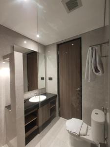 Koupelna v ubytování Eno Front One Hotel Semarang