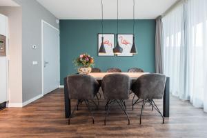Ruang duduk di YAYS Amsterdam North by Numa