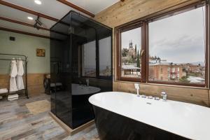 Φωτογραφία από το άλμπουμ του Honeymoon Apartments in Old Tbilisi στην Τιφλίδα +175 φωτογραφίες