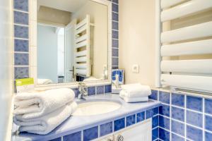 Koupelna v ubytování Roc Hotel - Hôtel 4 étoiles les pieds dans l'eau