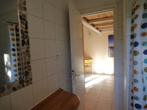 サンタ・ルシア・ディ・モリアニにあるHoliday Home in Poggio Mezzana near the beachの廊下