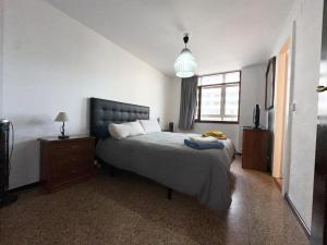 Posteľ alebo postele v izbe v ubytovaní NOG - La Nogalera, 2 dorm, 2 baños, Terraza, Piscina, Wifi + 37 fotografií