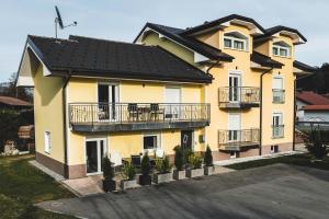 Budova, kde se apartmán nachází