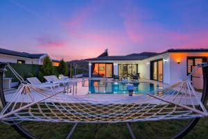 The swimming pool at or close to villa emir 2