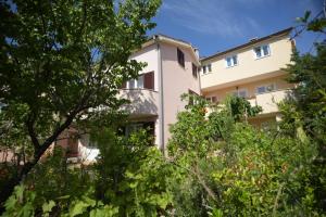 Gallery image of Apartments Vitkovic in Cres
