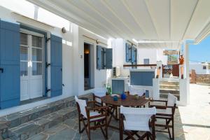 Балкон или терраса в Ammos 2 - Seafront maisonette, Glyfo beach, Sifnos