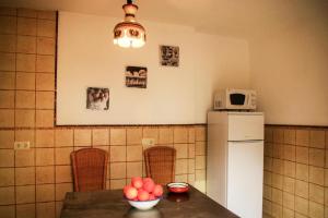 O bucătărie sau chicinetă la Typical Majorcan house in Illot