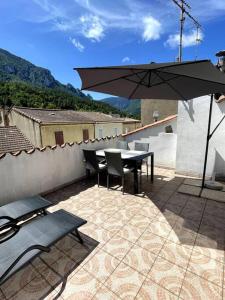 Gallery image of Townhouse in Southern France with a wonderful view in Axat