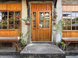 月光寶盒旅店 Moonlight Hostel外面的花园