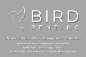 une invitation à la retraite d’oiseaux gris avec une signature d’oiseaux dans l'établissement Fully equipped beach studio, à Cagnes-sur-Mer