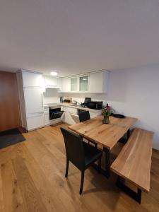 Kuchyň nebo kuchyňský kout v ubytování Waibel Appartement Bezau