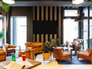 Posezení v ubytování ibis Styles Puteaux Paris La Defense