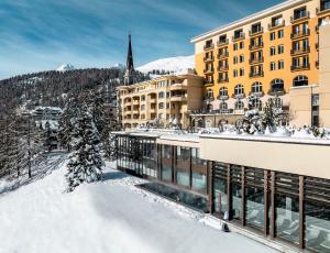 Kulm Hotel St. Moritz v zimě