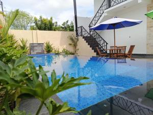 Bazén v ubytování Zavana rooms & Restaurant nebo v jeho okolí
