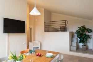 Agriturismo Tenuta i 4 venti的电视和/或娱乐中心