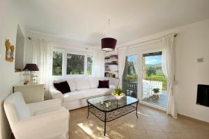 Gallery image of Salty Olive Villa, Akti Salonikiou #FeelsLikeHome in Akti Salonikiou